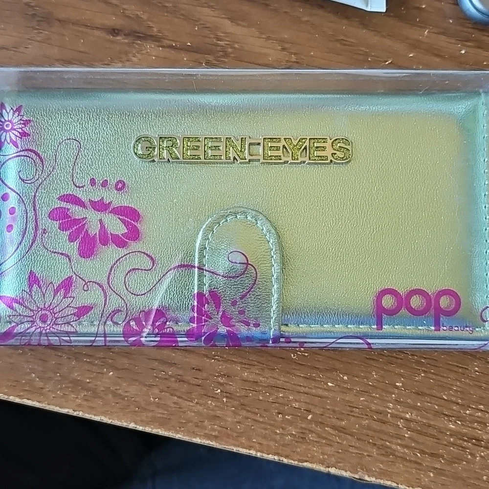 Vintage Pop Beauty Green Eyes Eyeshadow Palette - Collector's Item - Never Used